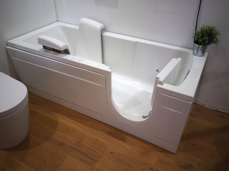 Custom Fit Bathtub